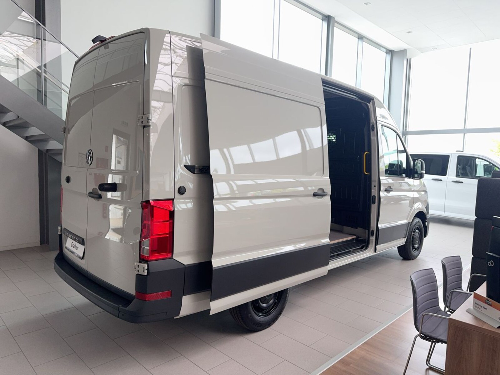 Volkswagen Crafter Kasten mittlerer Radstand – Bild 4