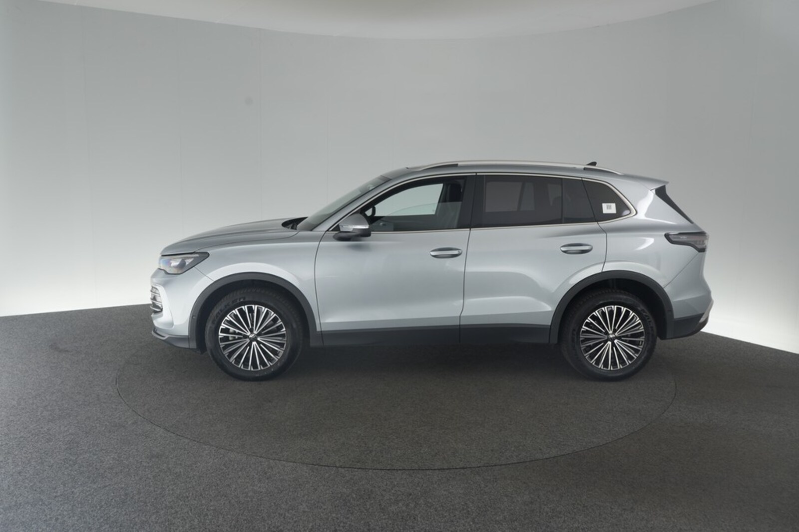 Volkswagen Tiguan – Bild 6