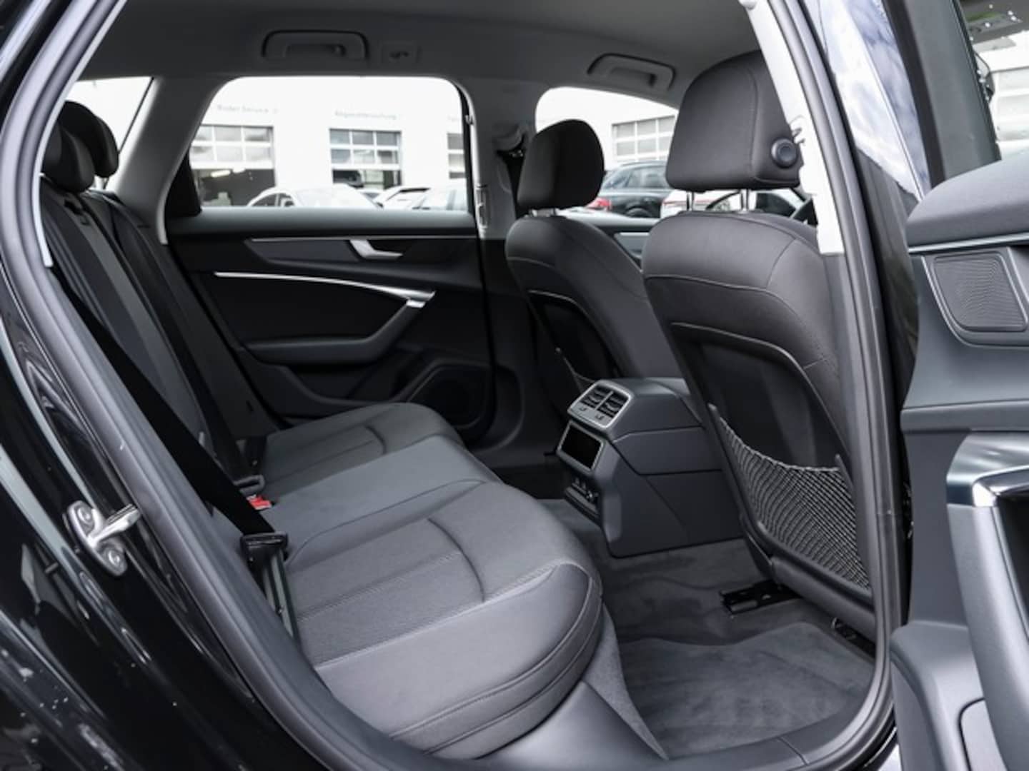 Bild über Audi A6 Avant S line 45 TFSI S tronic - für weitere Informationen kontaktieren Sie den Audi Partner