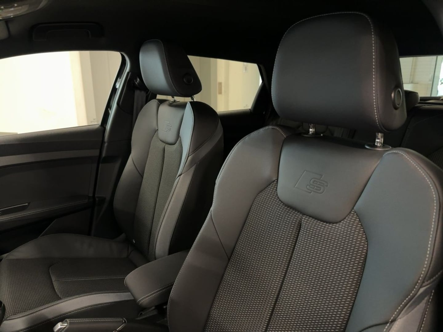 Bild über Audi A1 Sportback S line 30 TFSI Schaltgetriebe - für weitere Informationen kontaktieren Sie den Audi Partner