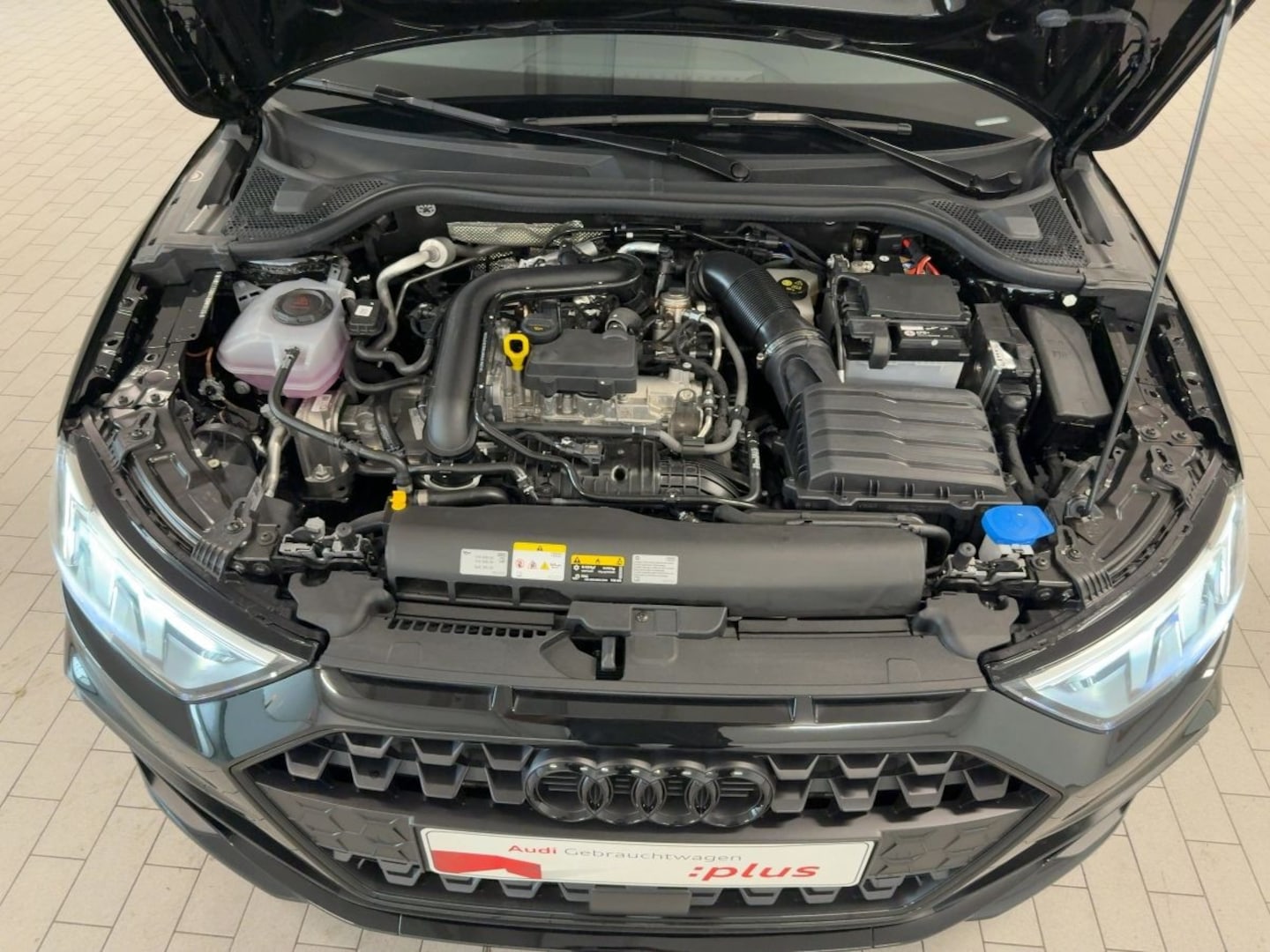 Bild über Audi A1 Sportback S line 30 TFSI Schaltgetriebe - für weitere Informationen kontaktieren Sie den Audi Partner