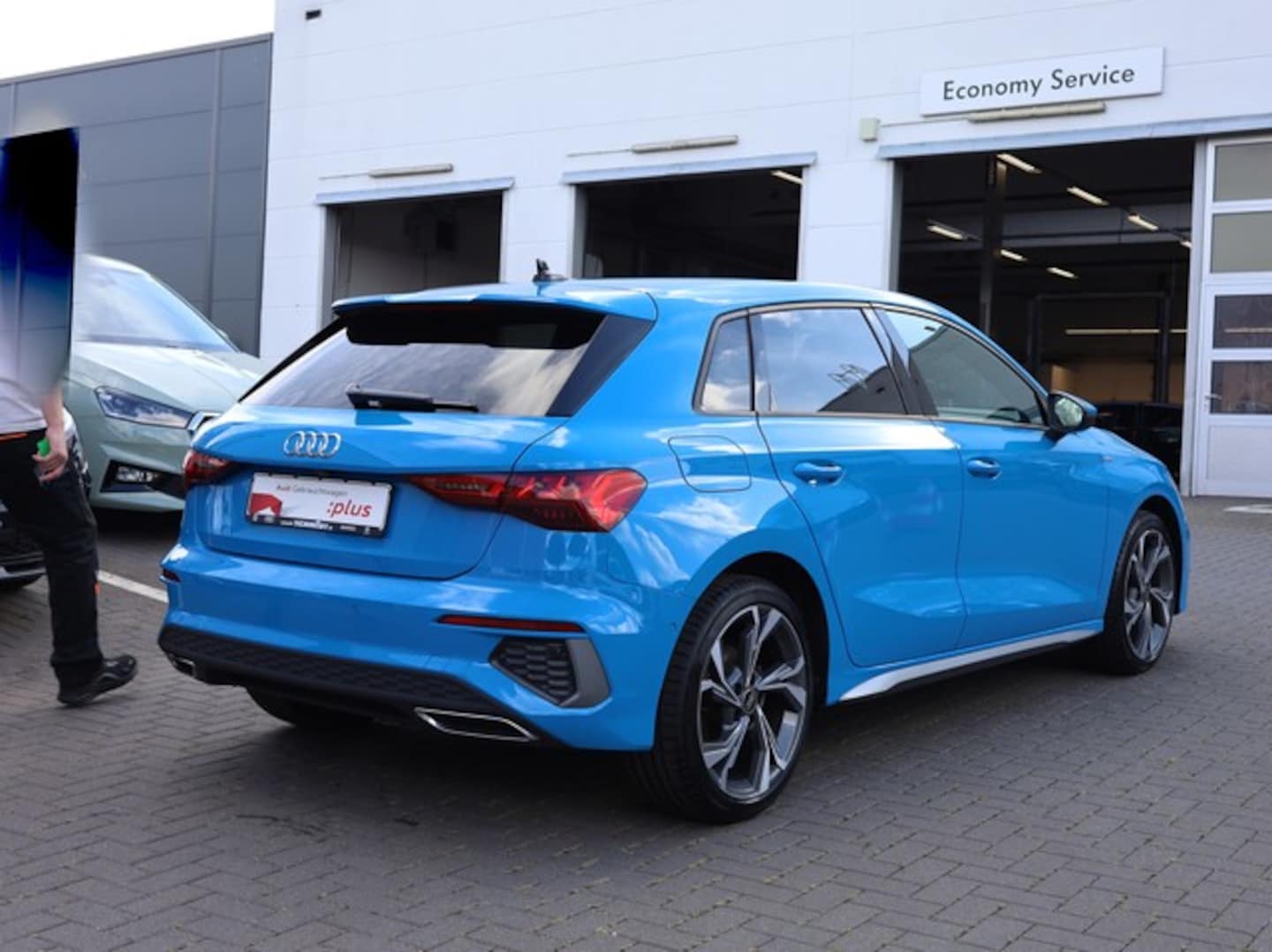 Bild über Audi A3 Sportback S line 35 TFSI S tronic - für weitere Informationen kontaktieren Sie den Audi Partner