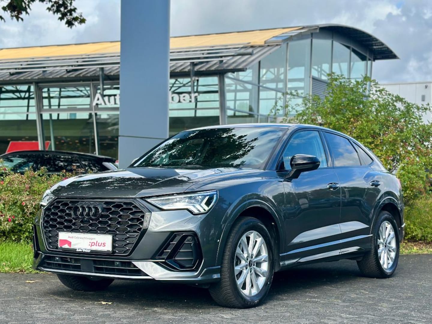 Bild über Audi Q3 Sportback S line 35 TDI S tronic - für weitere Informationen kontaktieren Sie den Audi Partner