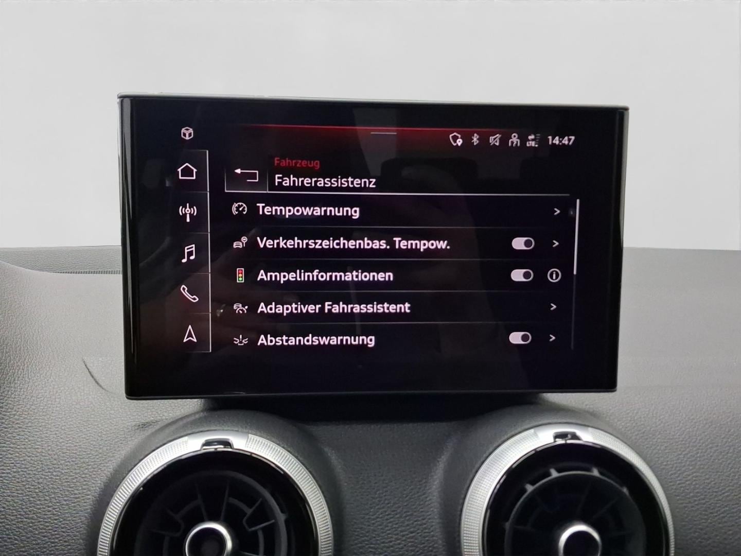 Bild über Audi Q2 S line 30 TDI Schaltgetriebe - für weitere Informationen kontaktieren Sie den Audi Partner