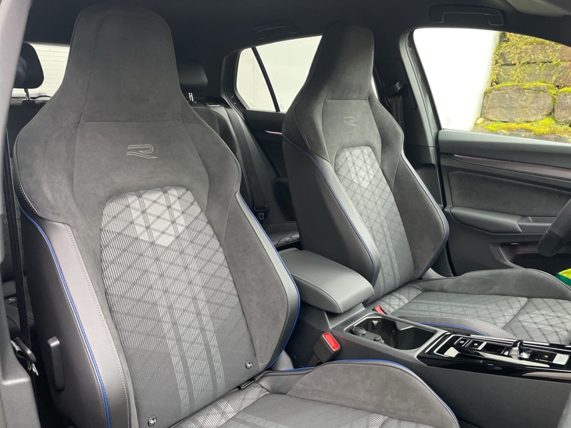 Volkswagen Golf R-Line