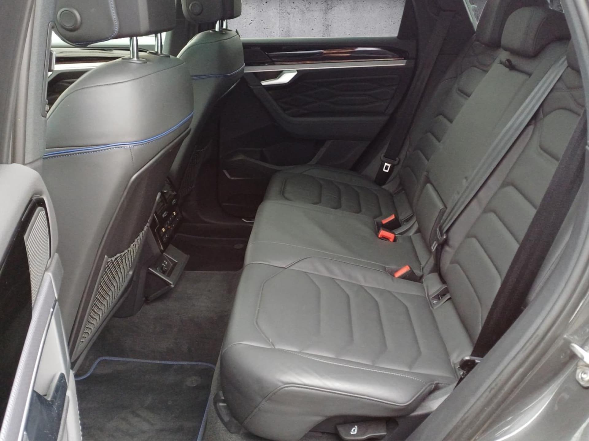 Volkswagen Touareg R