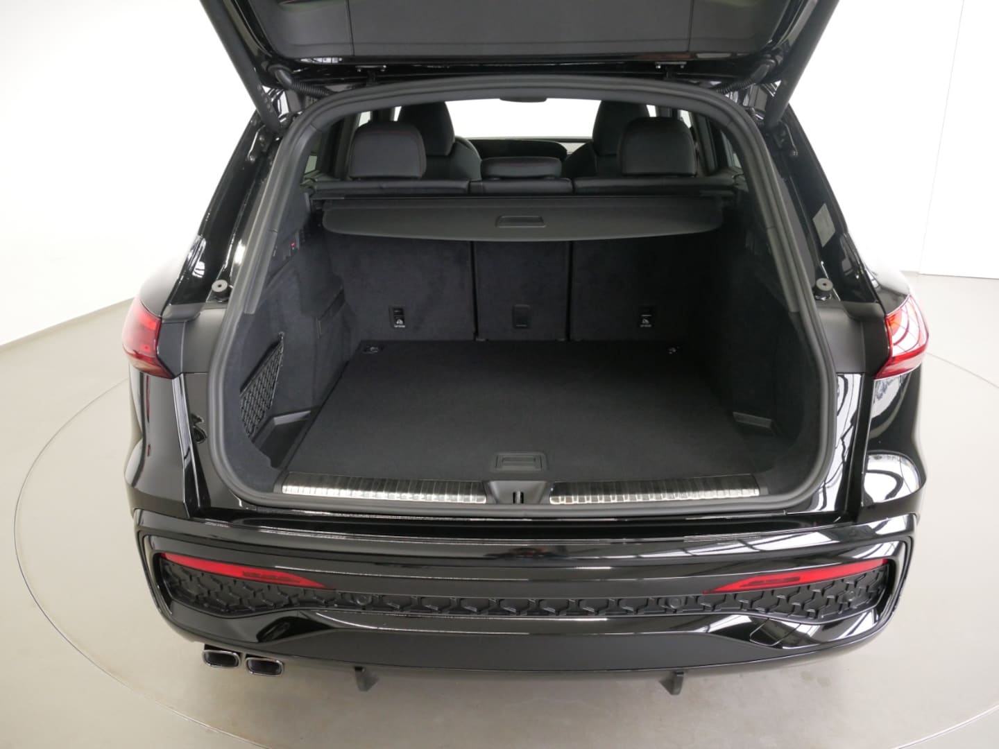 Bild über Audi Q5 SUV TDI quattro 150 kW S tronic - für weitere Informationen kontaktieren Sie den Audi Partner