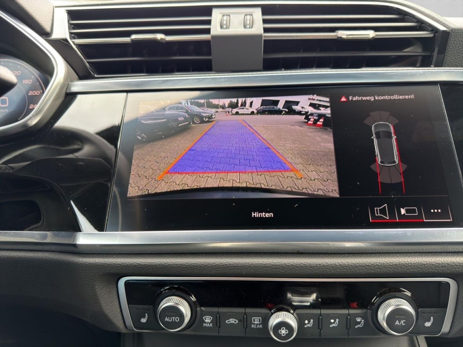 Audi Q3 – Bild 14