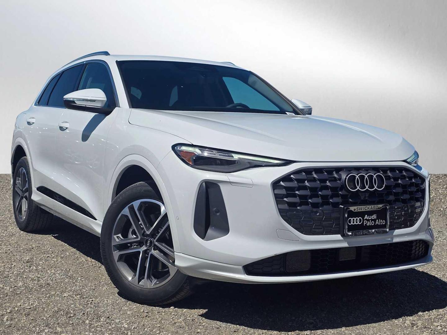 2026 Audi Q5 Premium Plus quattro's photo
