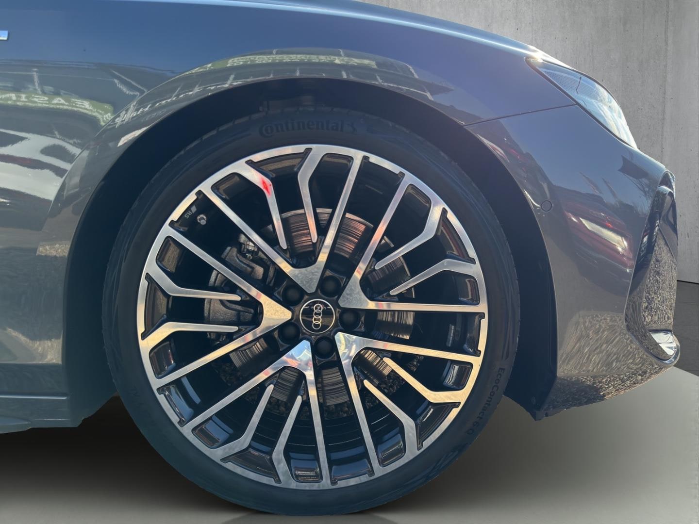 Bild über Audi A6 Avant TFSI quattro 270 kW S tronic - für weitere Informationen kontaktieren Sie den Audi Partner
