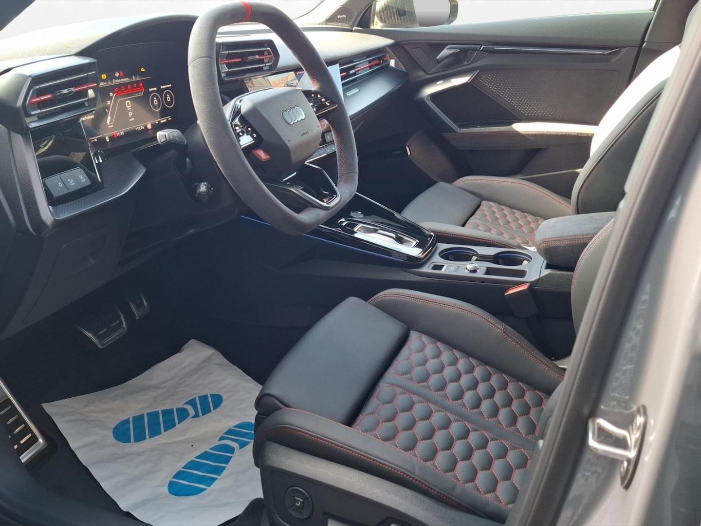 Bild über Audi RS 3 Sportback TFSI quattro 294 kW S tronic - für weitere Informationen kontaktieren Sie den Audi Partner