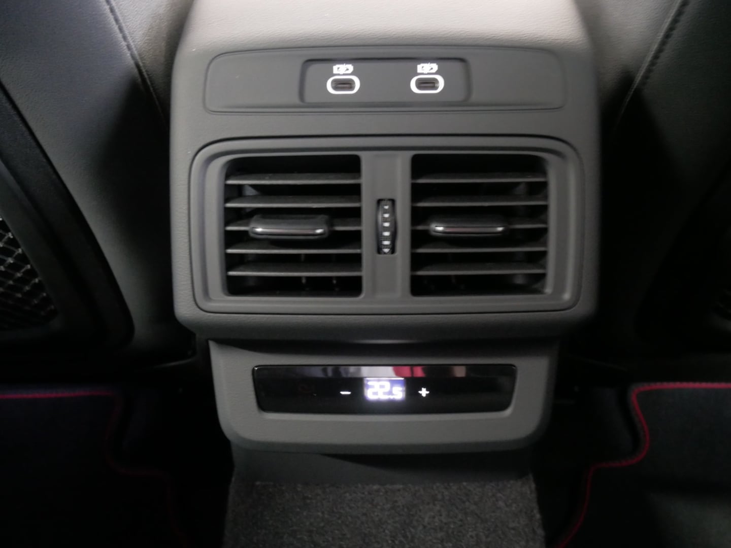 Bild über Audi Q5 SUV TDI quattro 150 kW S tronic - für weitere Informationen kontaktieren Sie den Audi Partner