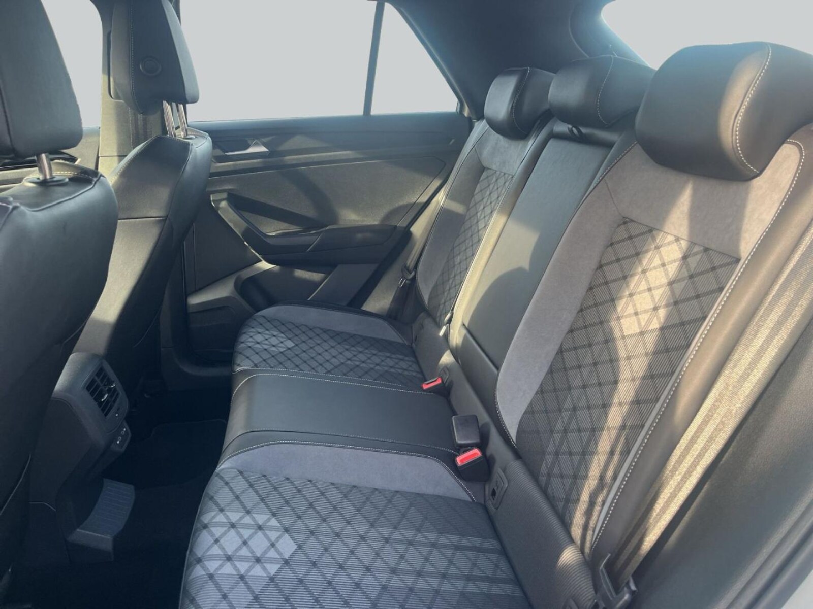 Volkswagen T-Roc – Bild 13
