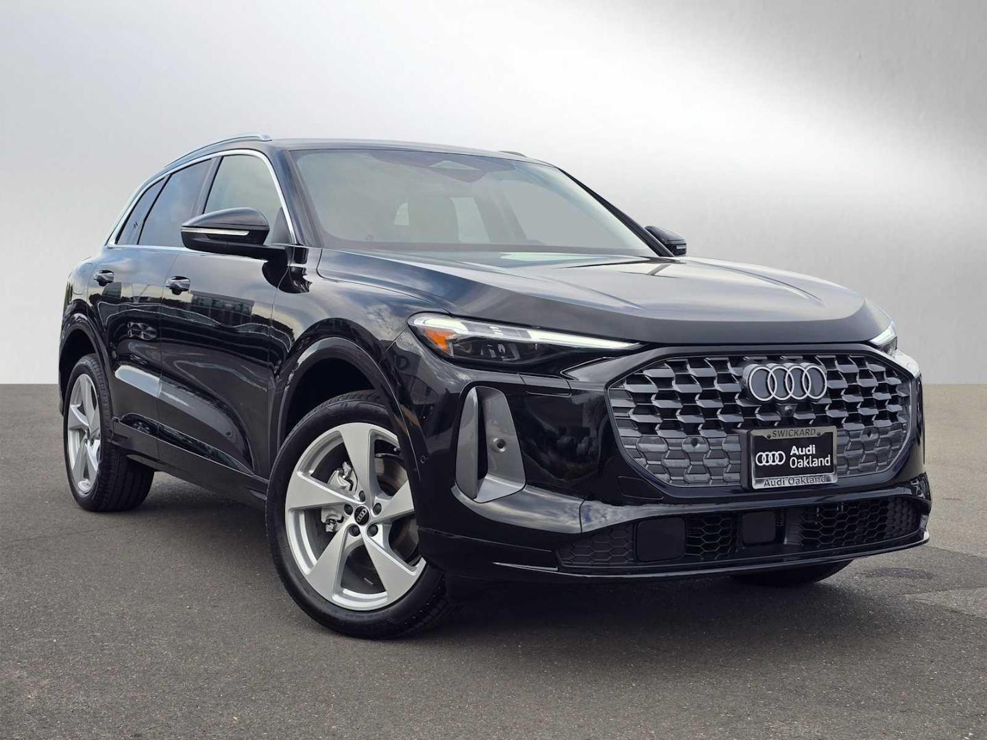 2025 Audi Q5 40 Premium Plus's photo