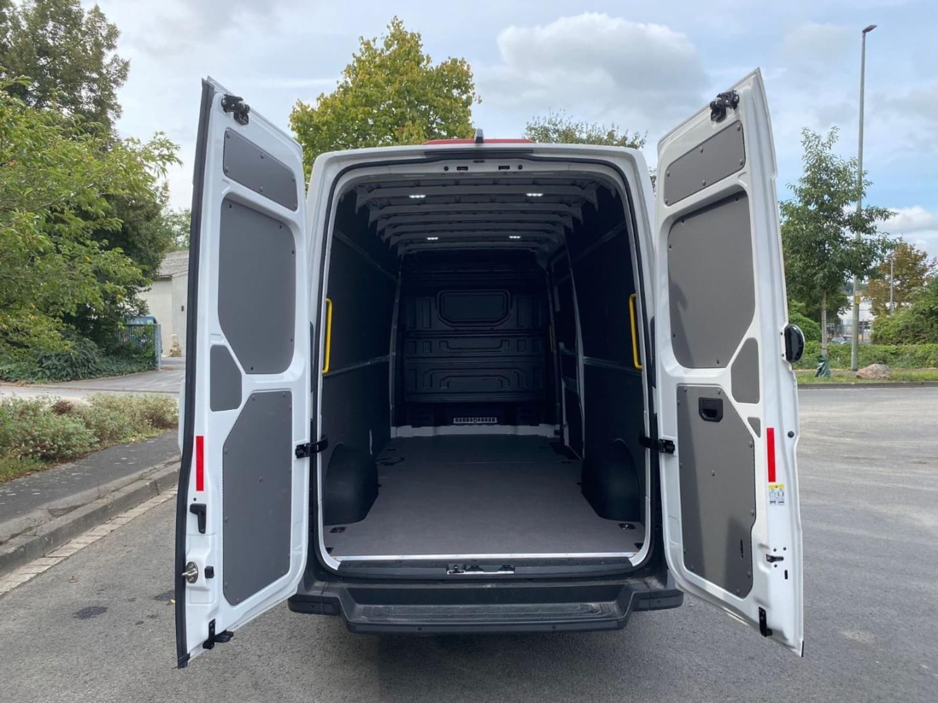 Volkswagen Crafter Kasten langer Radstand
