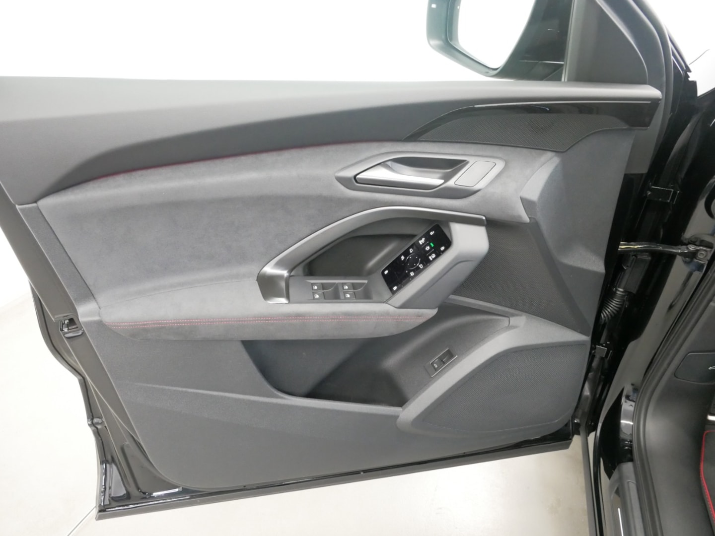 Bild über Audi Q5 SUV TDI quattro 150 kW S tronic - für weitere Informationen kontaktieren Sie den Audi Partner