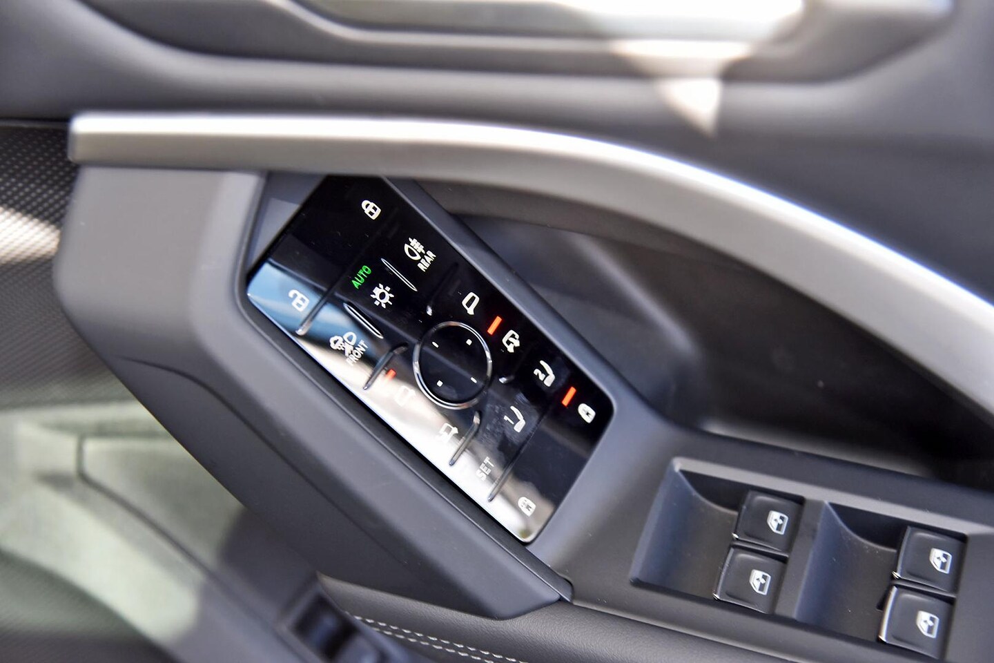 Image about Audi Q5 SUV TDI quattro 150 kW sport