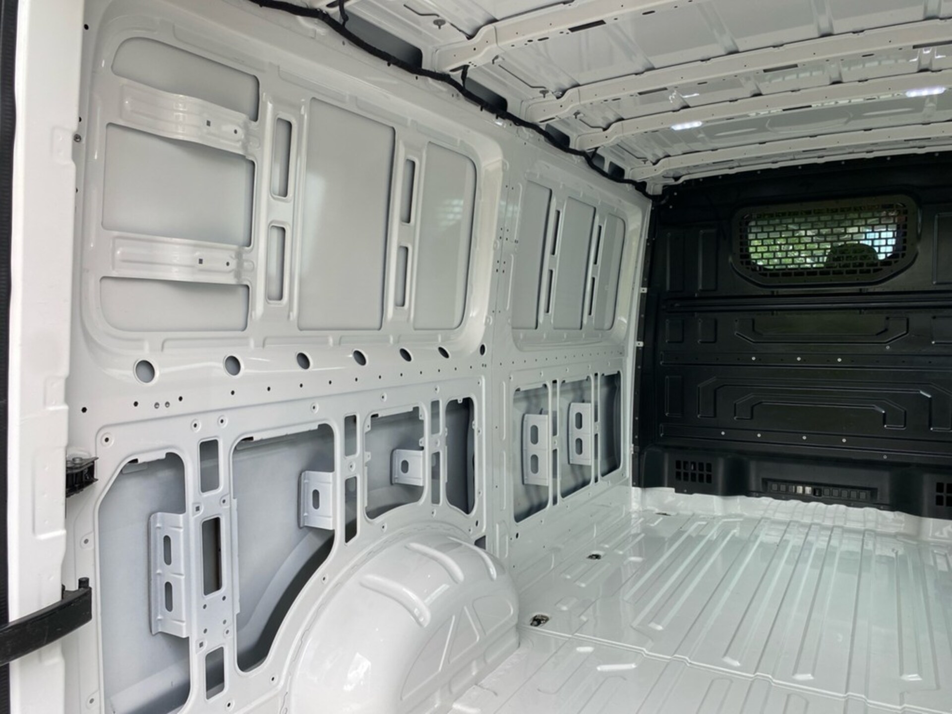 Volkswagen Crafter Kasten mittlerer Radstand