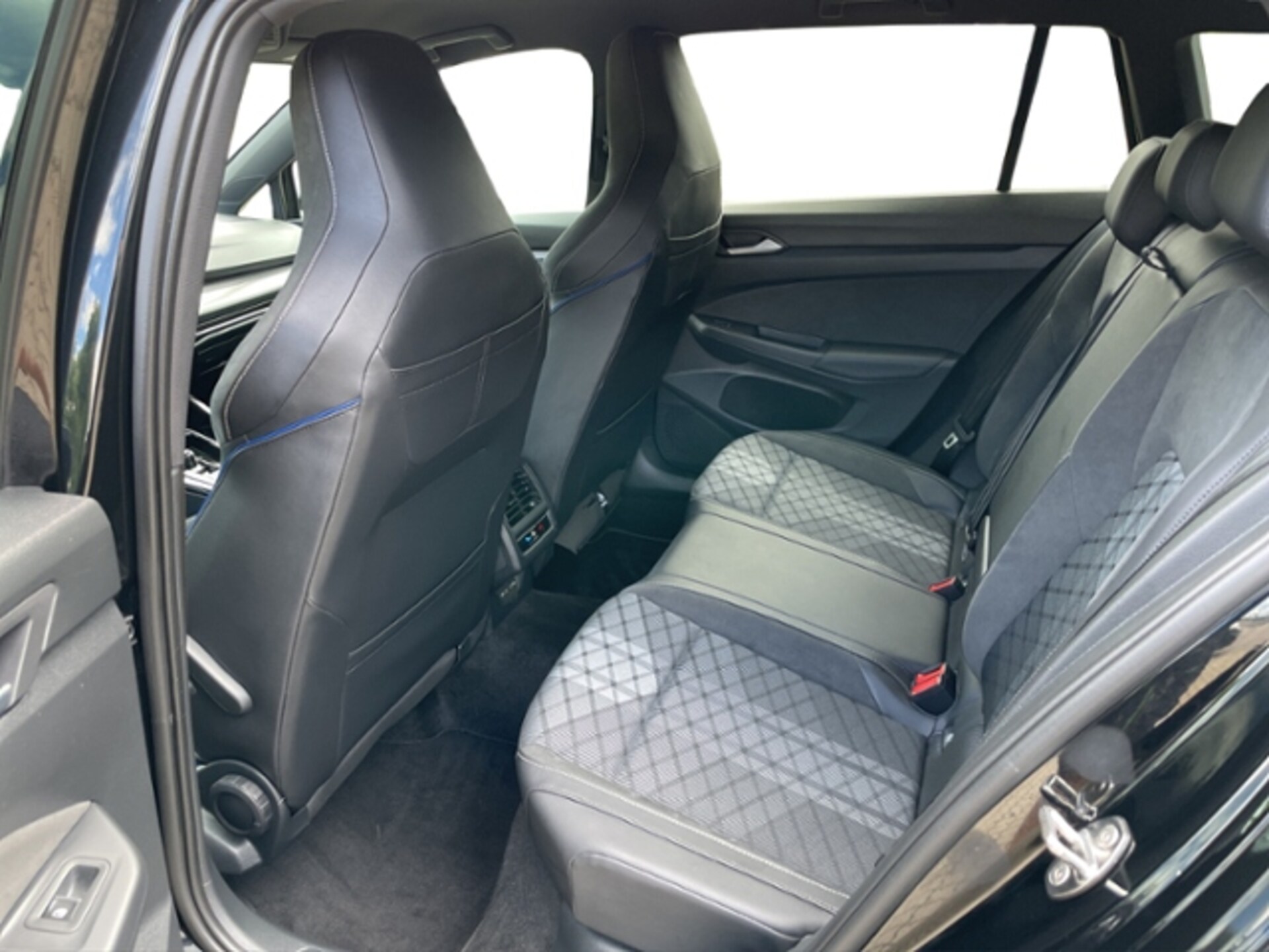 Volkswagen Golf Variant R-Line