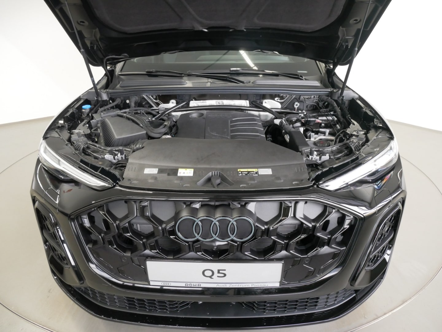 Bild über Audi Q5 SUV TDI quattro 150 kW S tronic - für weitere Informationen kontaktieren Sie den Audi Partner