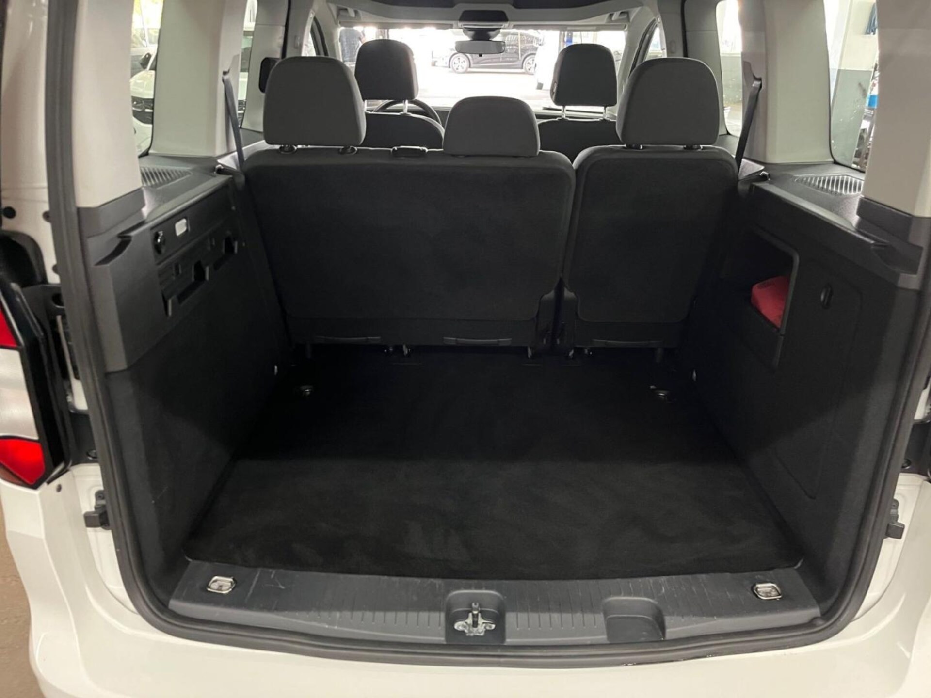Volkswagen Caddy Kombi Basis-Modell