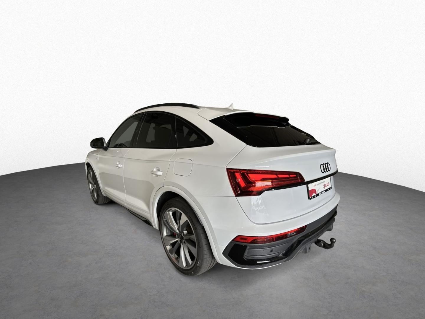 Bild über Audi Q5 Sportback TFSI e S line business 55 TFSI e quattro S tronic - für weitere Informationen kontaktieren Sie den Audi Partner