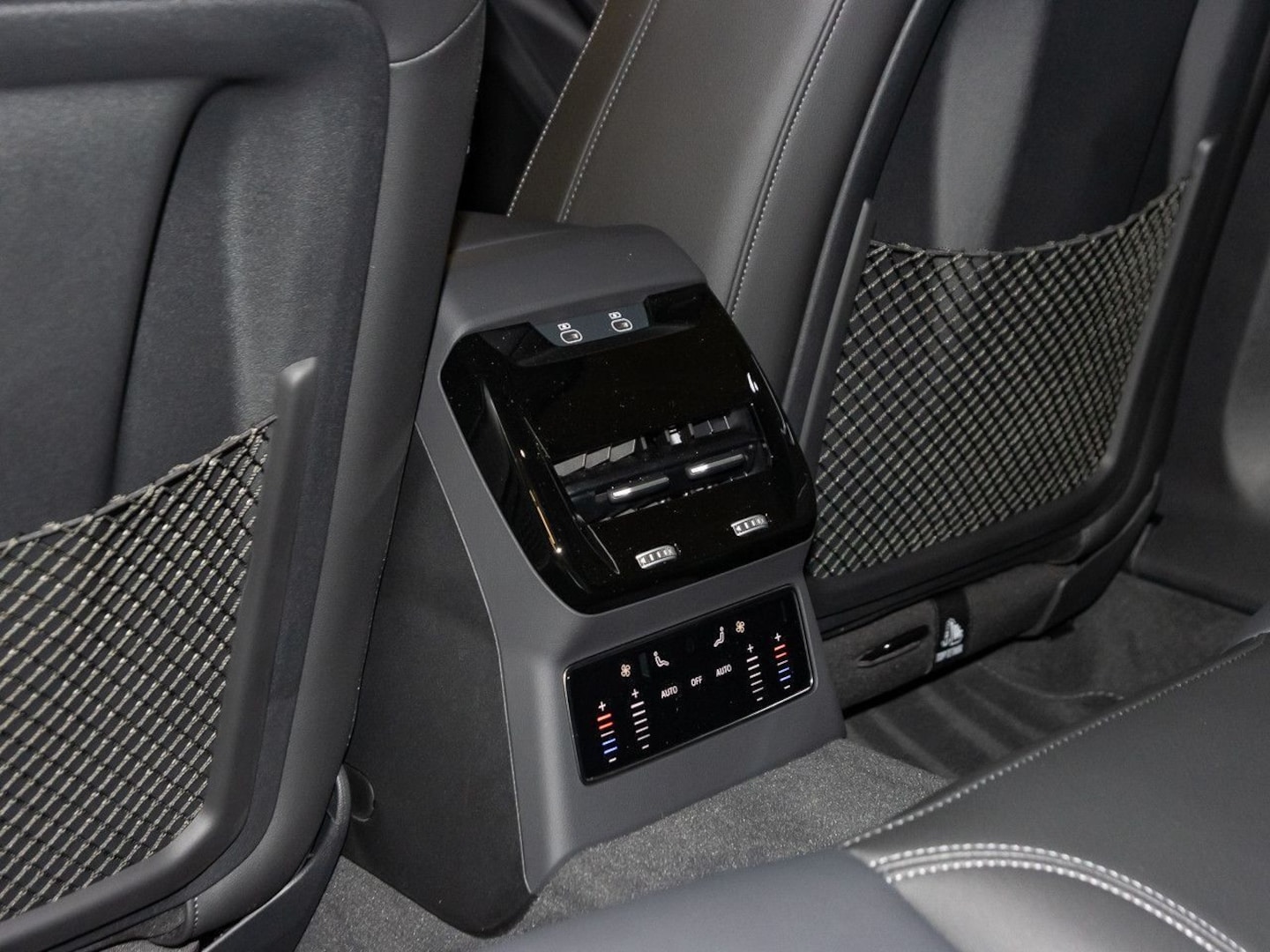 Bild über Audi A6 Avant TDI 150 kW S tronic - für weitere Informationen kontaktieren Sie den Audi Partner
