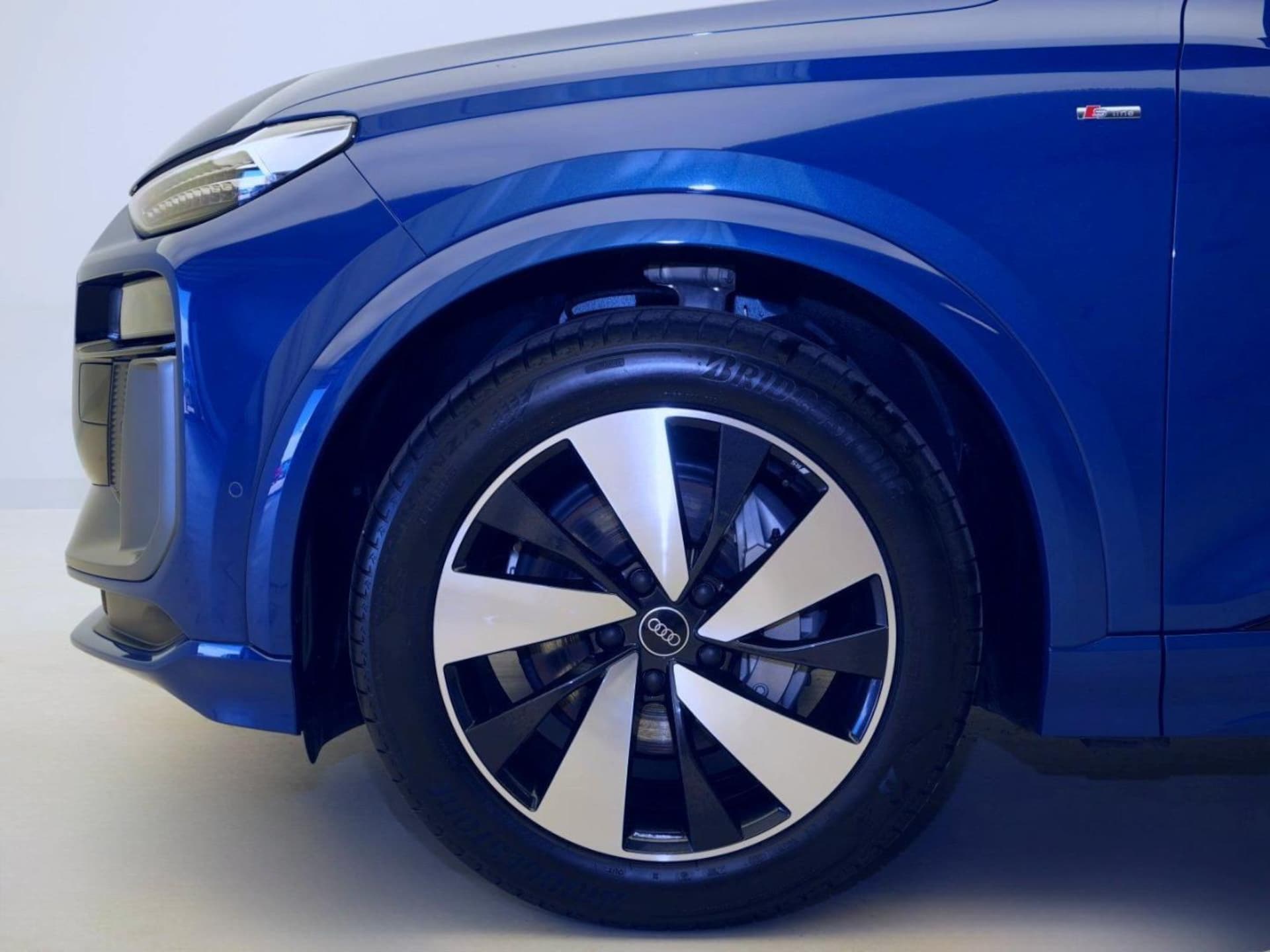 Audi Q6 SUV e-tron