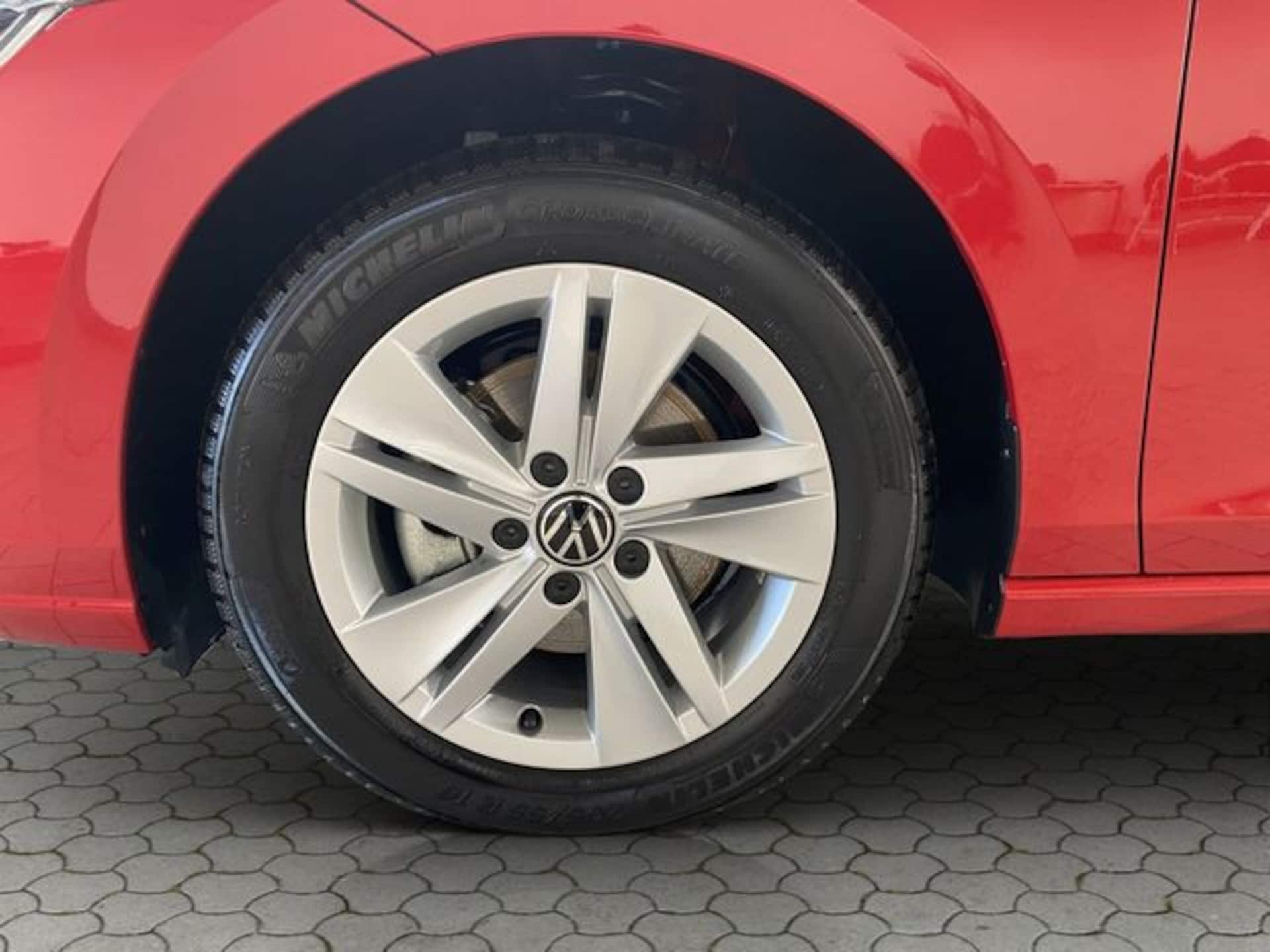 Volkswagen Golf Life