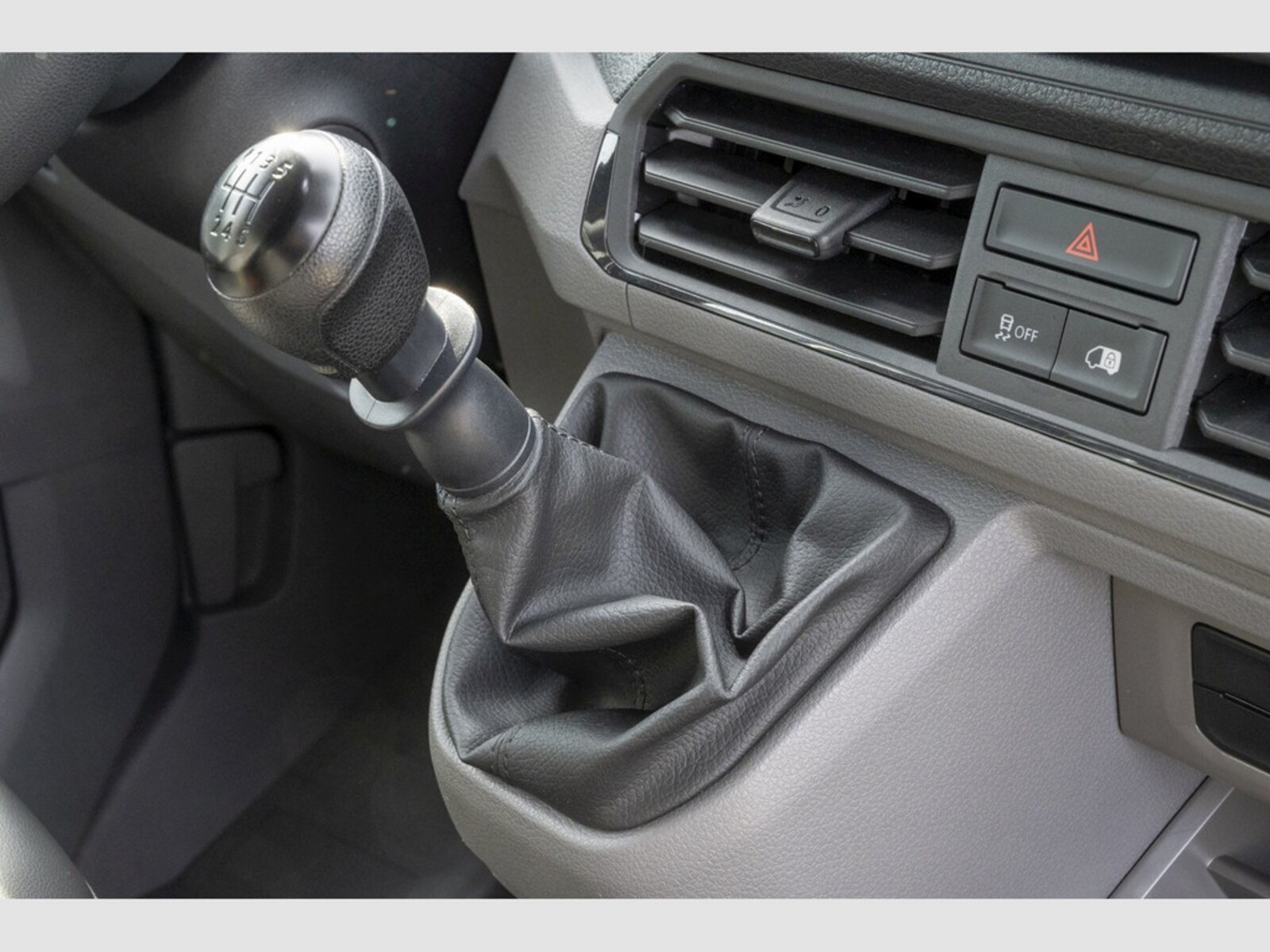 Volkswagen Crafter Kasten mittlerer Radstand – Bild 12