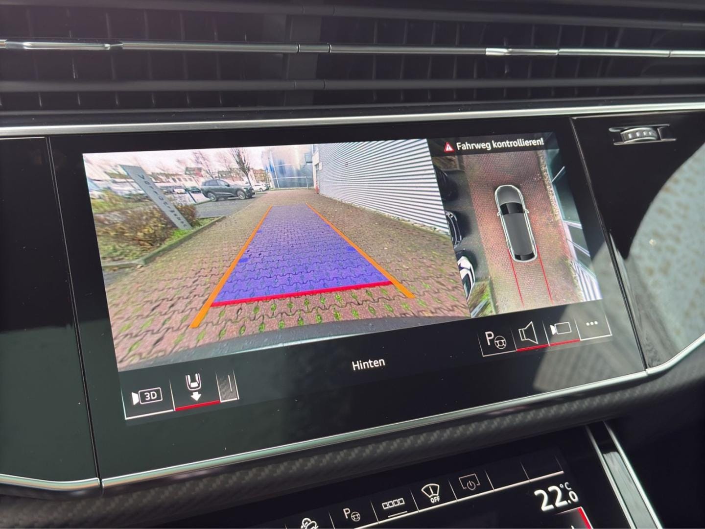 Bild über Audi SQ8 SUV TFSI quattro tiptronic - für weitere Informationen kontaktieren Sie den Audi Partner