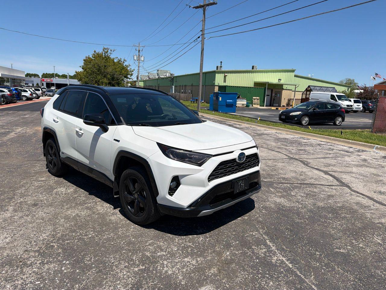 2021 Toyota RAV4 Hybrid XSE AWD's photo