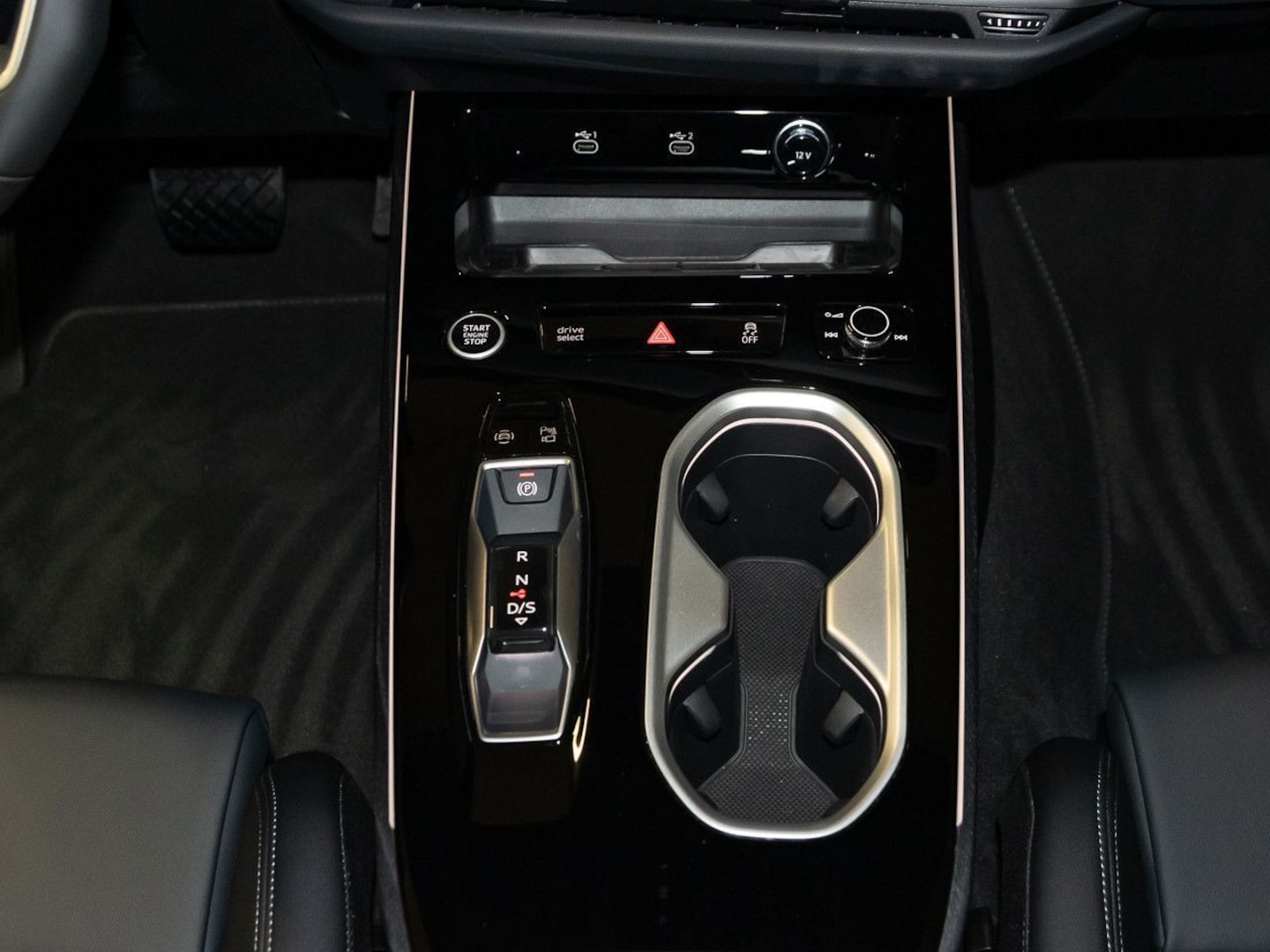 Bild über Audi A6 Avant TDI 150 kW S tronic - für weitere Informationen kontaktieren Sie den Audi Partner