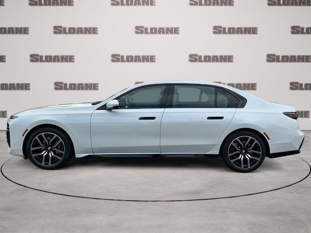 2025 BMW 740i