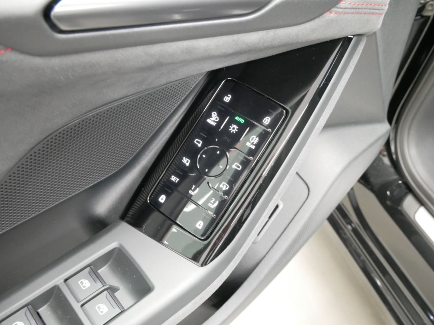 Bild über Audi A6 Avant e-tron e-tron quattro - für weitere Informationen kontaktieren Sie den Audi Partner