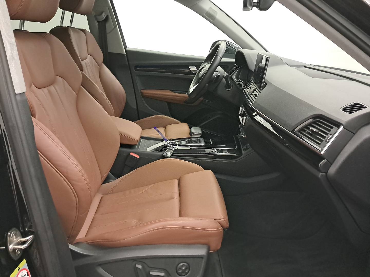 Image about Audi Q5 TFSI e Avus 50 TFSI e quattro 220 kW (299 ch) S tronic