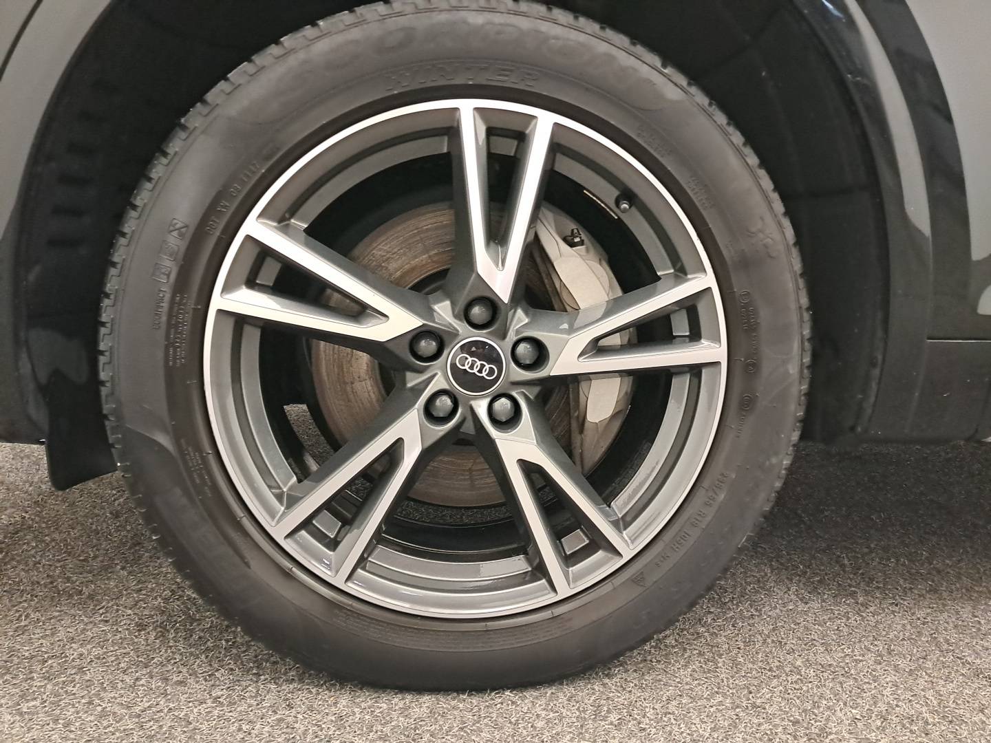 Image about Audi Q5 TFSI e Avus 50 TFSI e quattro 220 kW (299 ch) S tronic