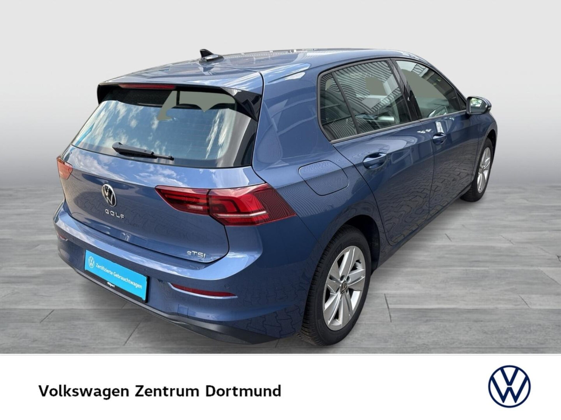 Volkswagen Golf Life