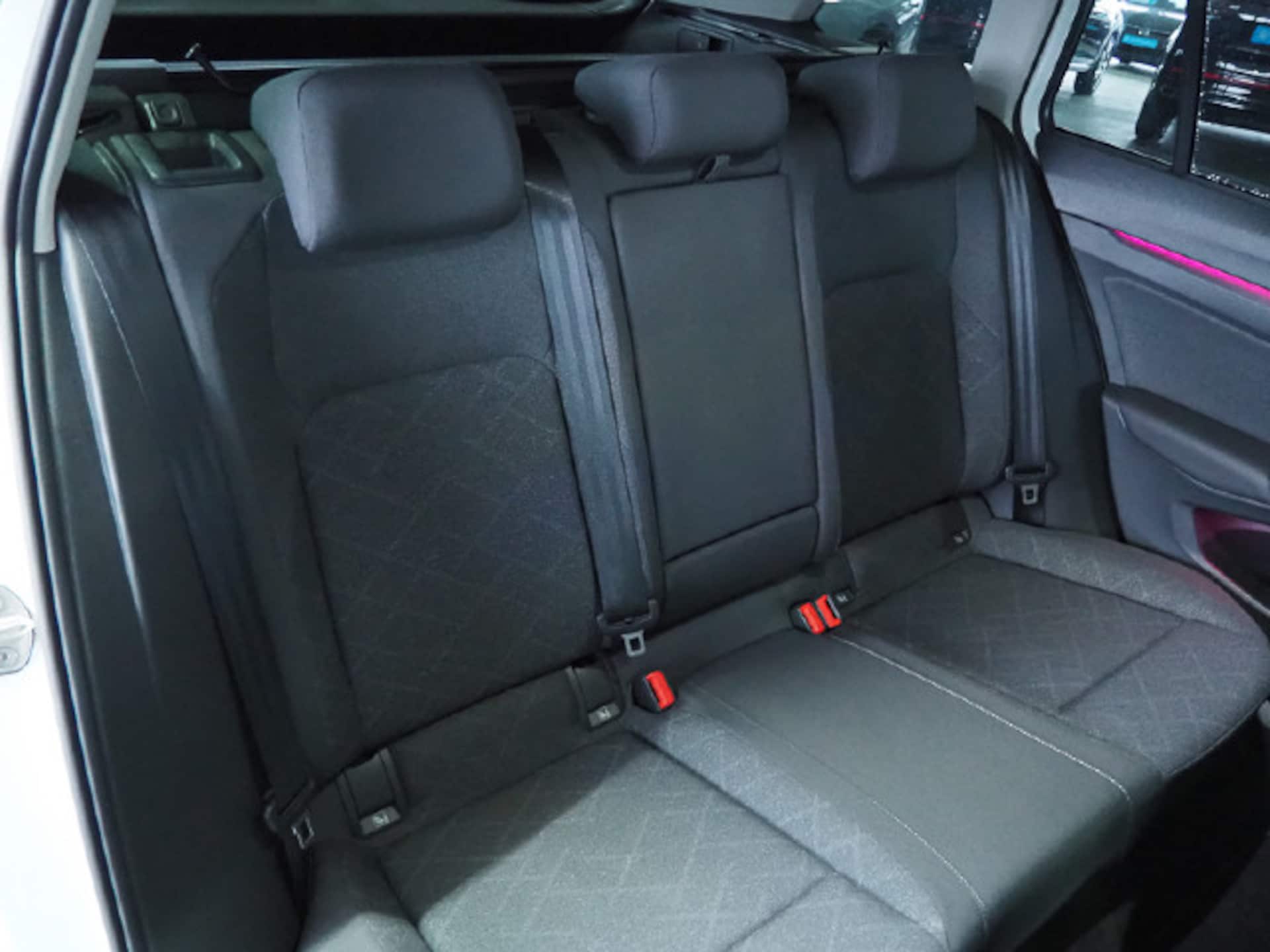 Volkswagen Golf Variant Life