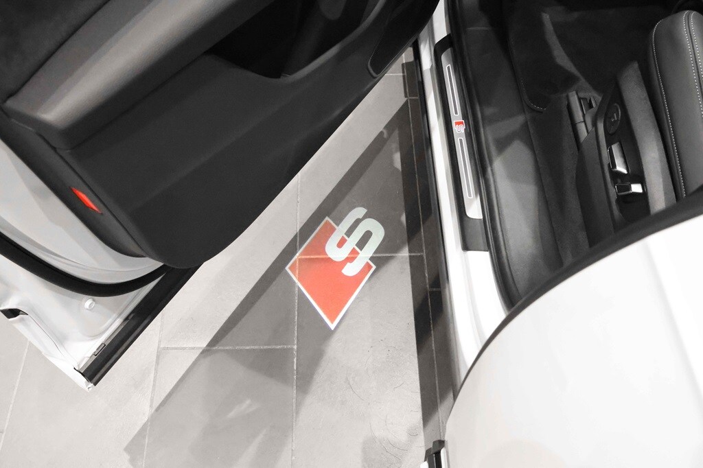 Bild som visar&nbsp;Audi Q7 SUV TFSI e&nbsp;Q7 SUV 60 TFSI e quattro S line 490 hk tiptronic - för mer information kontakta din Audi Partner