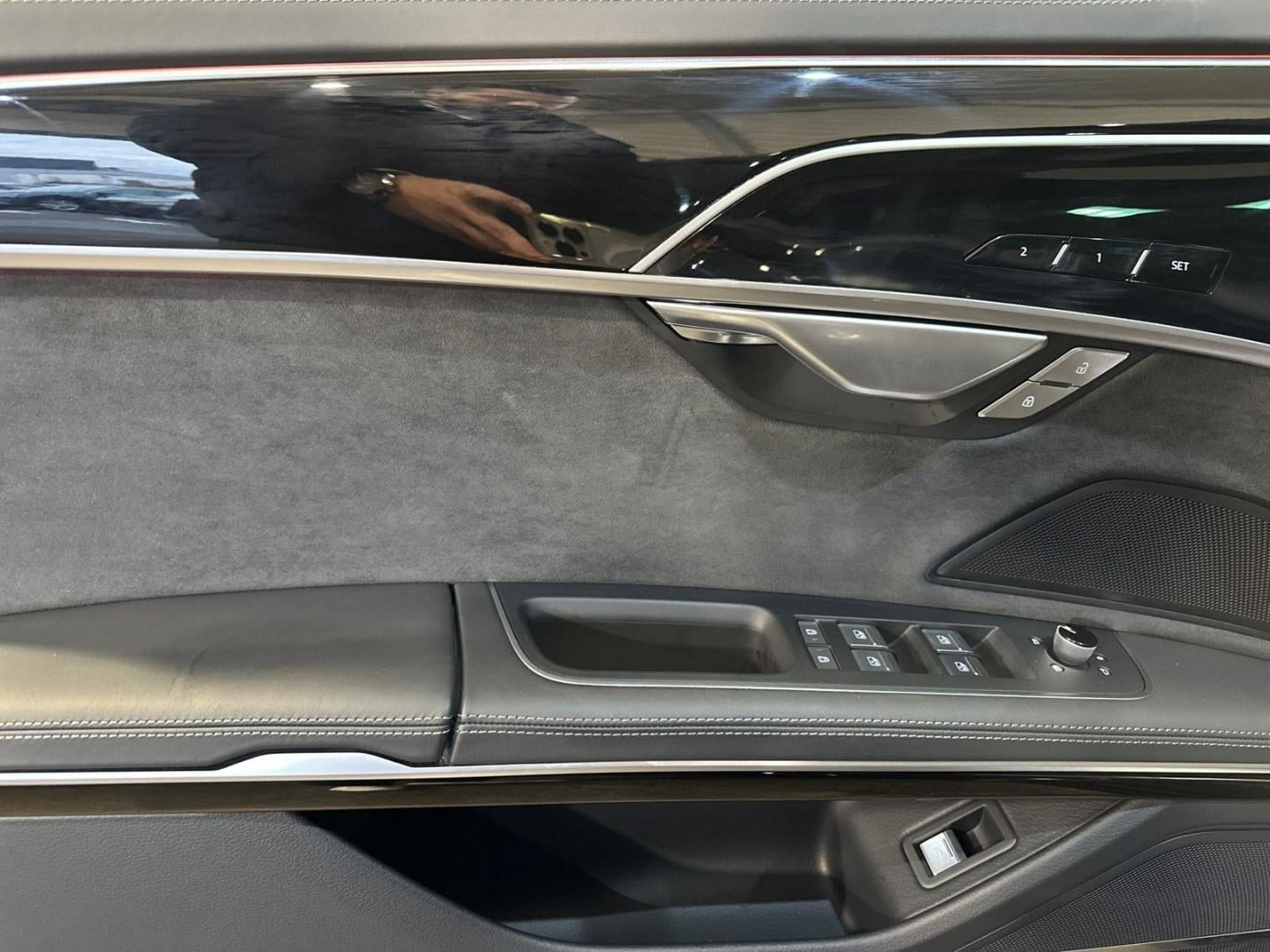 Bild über Audi S8 TFSI quattro tiptronic - für weitere Informationen kontaktieren Sie den Audi Partner