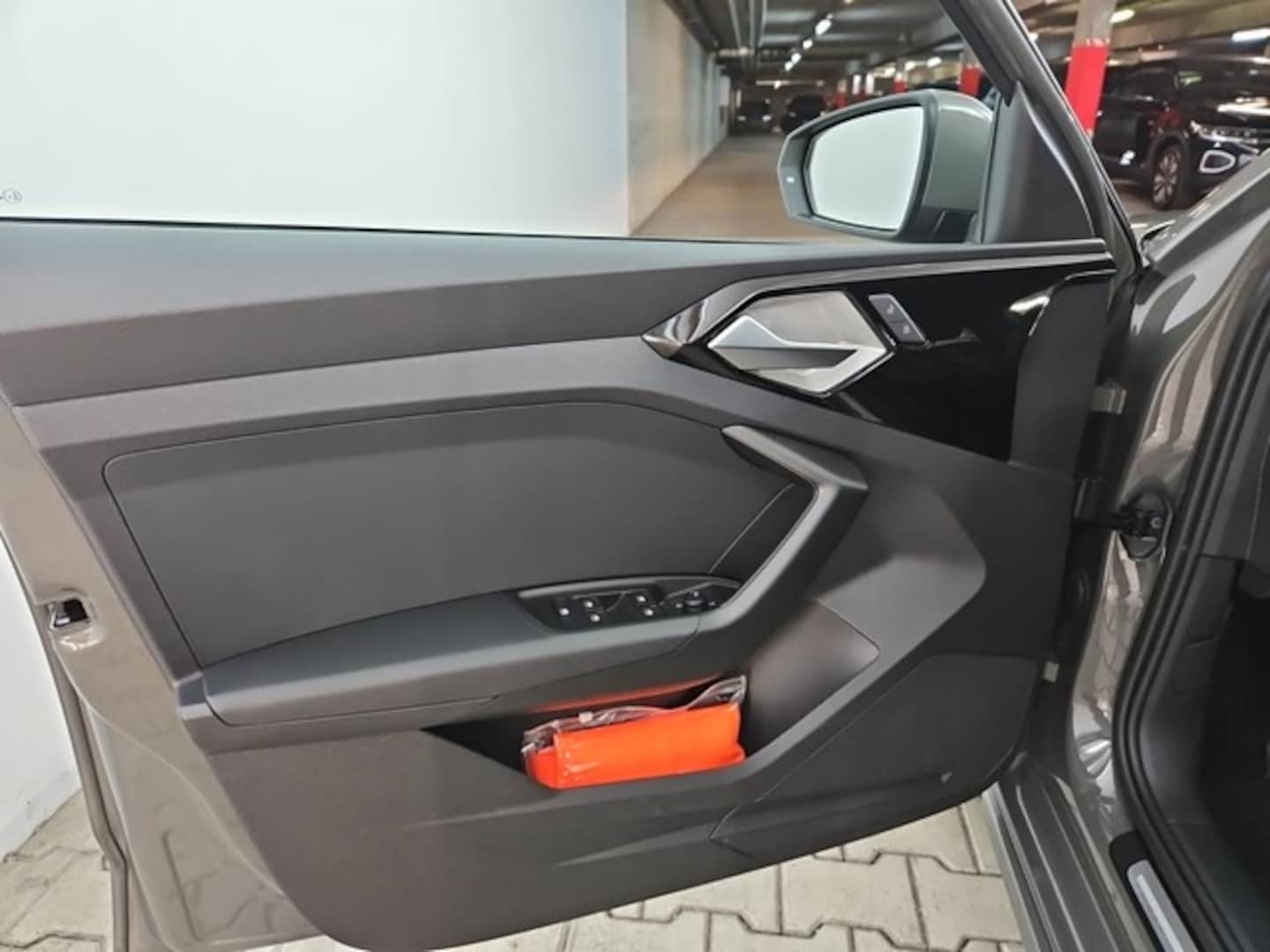 Bild über Audi A1 Sportback S line 25 TFSI S tronic - für weitere Informationen kontaktieren Sie den Audi Partner