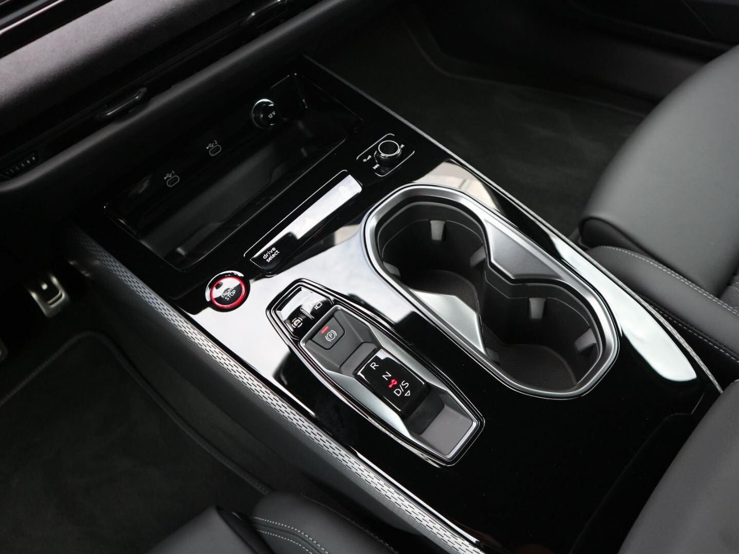 Bild über Audi A6 Avant TDI quattro 150 kW S tronic - für weitere Informationen kontaktieren Sie den Audi Partner