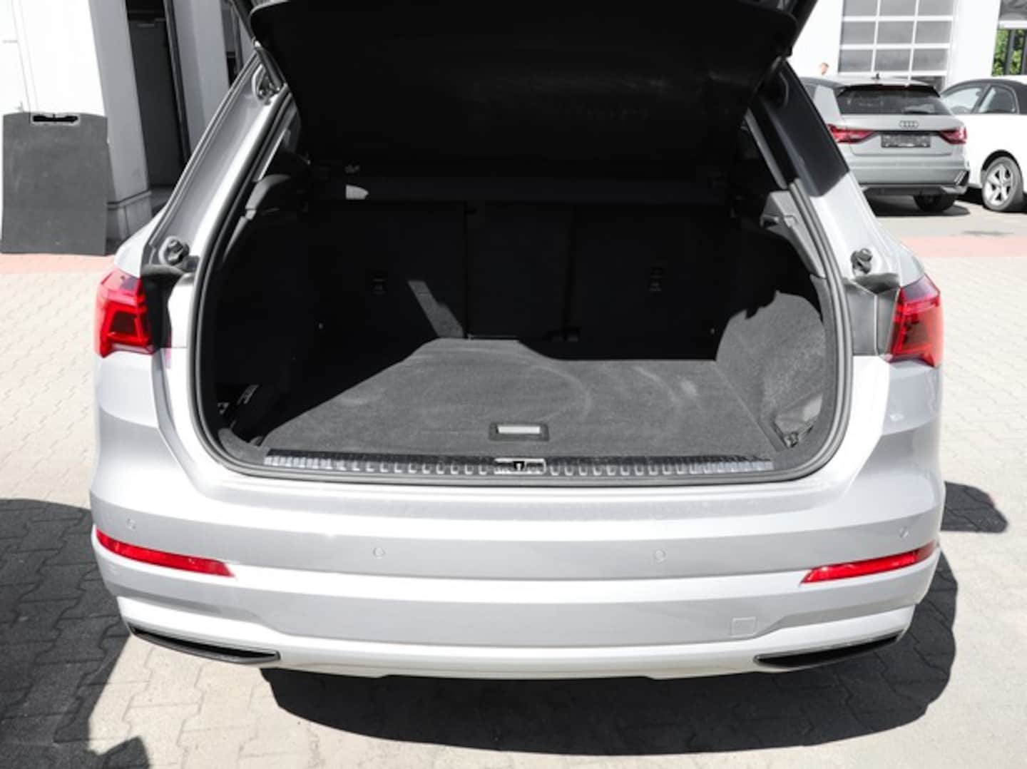 Bild über Audi Q3 TFSI 110 kW S tronic - für weitere Informationen kontaktieren Sie den Audi Partner