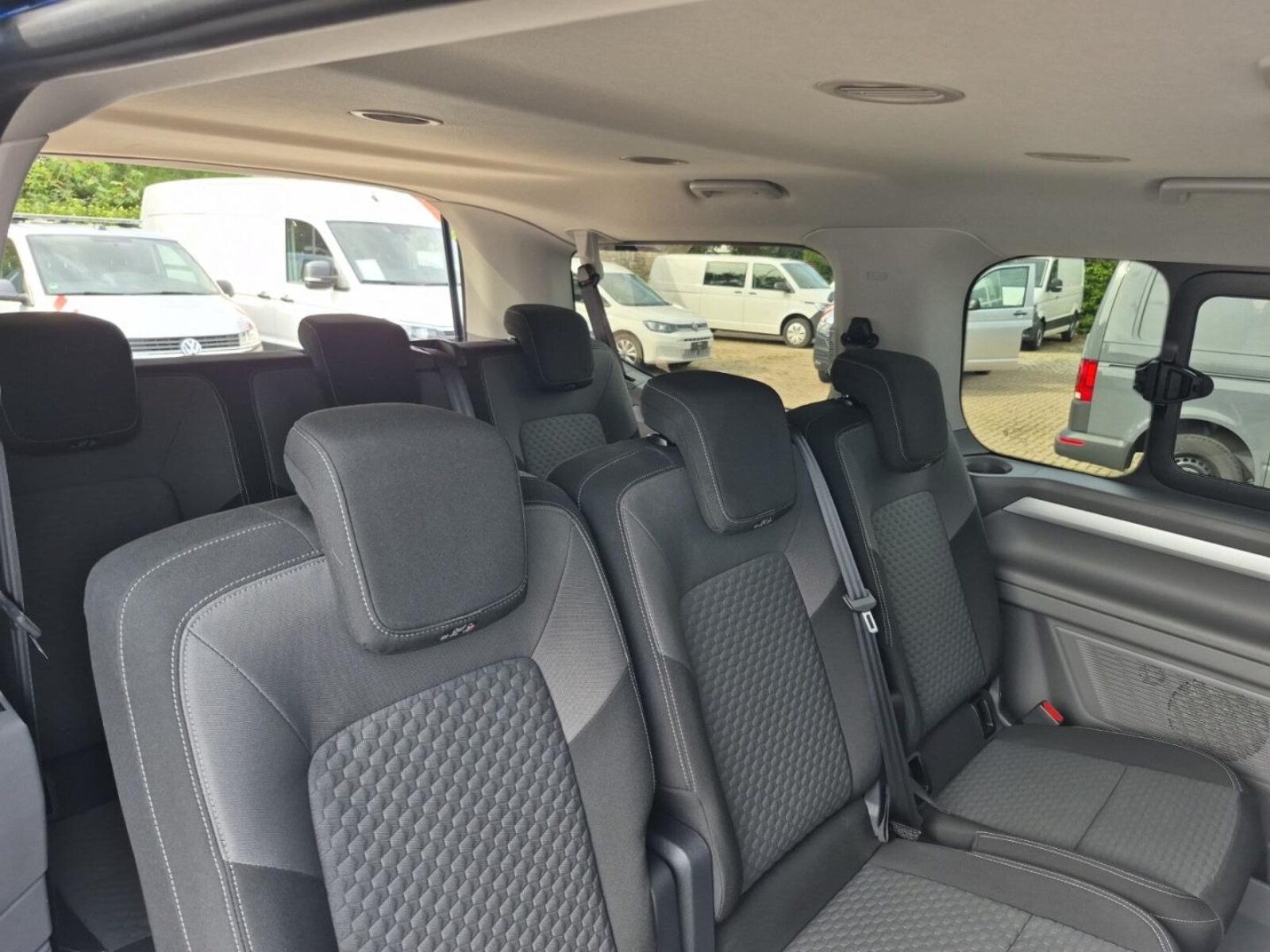 Volkswagen Caravelle – Bild 14