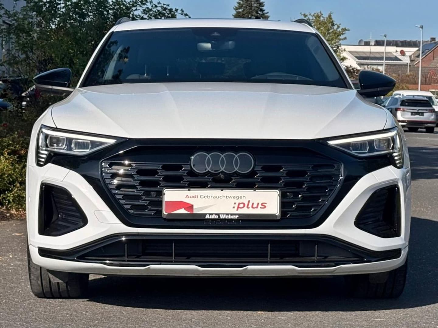 Bild über Audi Q8 e-tron S line 55 e-tron quattro - für weitere Informationen kontaktieren Sie den Audi Partner
