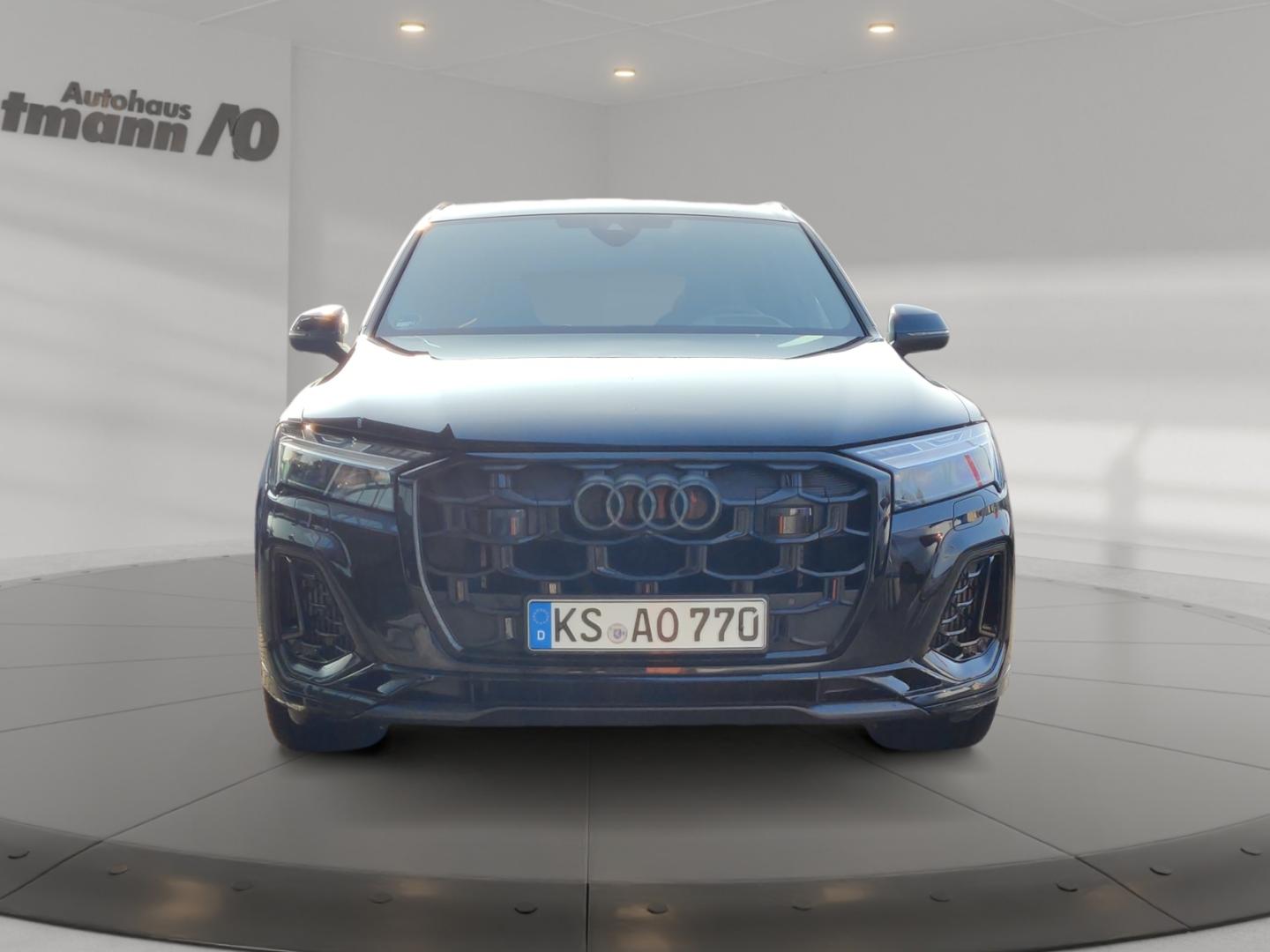 Image about Audi SQ7 SUV TFSI quattro tiptronic