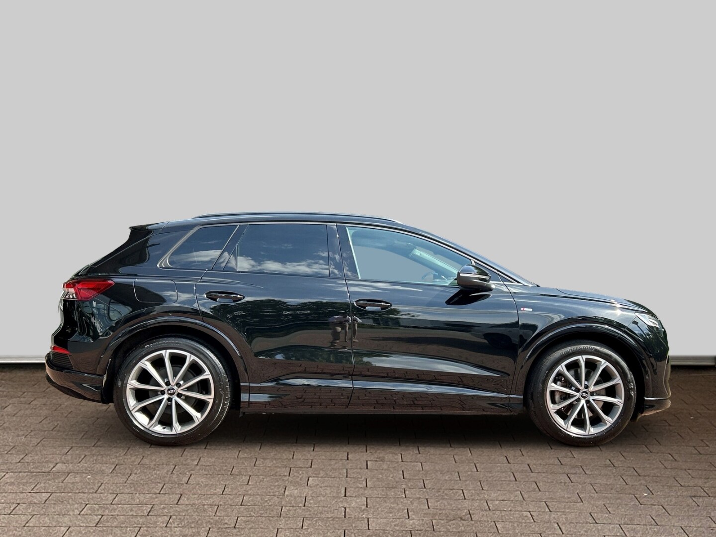 Image about Audi Q4 e-tron 40 e-tron