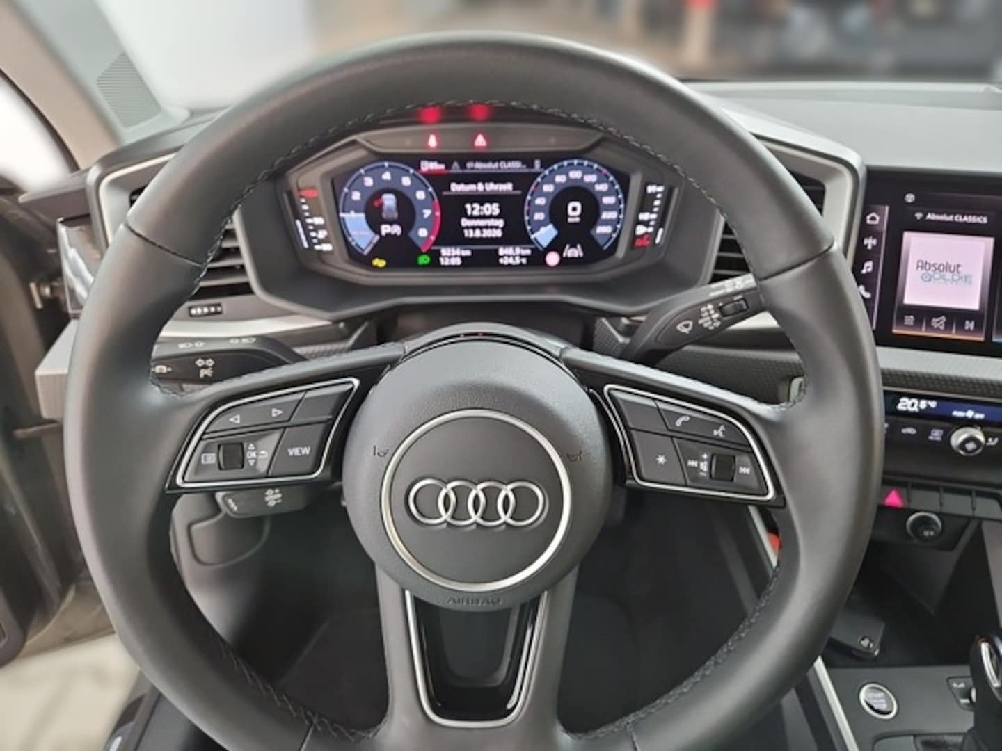 Bild über Audi A1 Sportback S line 25 TFSI S tronic - für weitere Informationen kontaktieren Sie den Audi Partner
