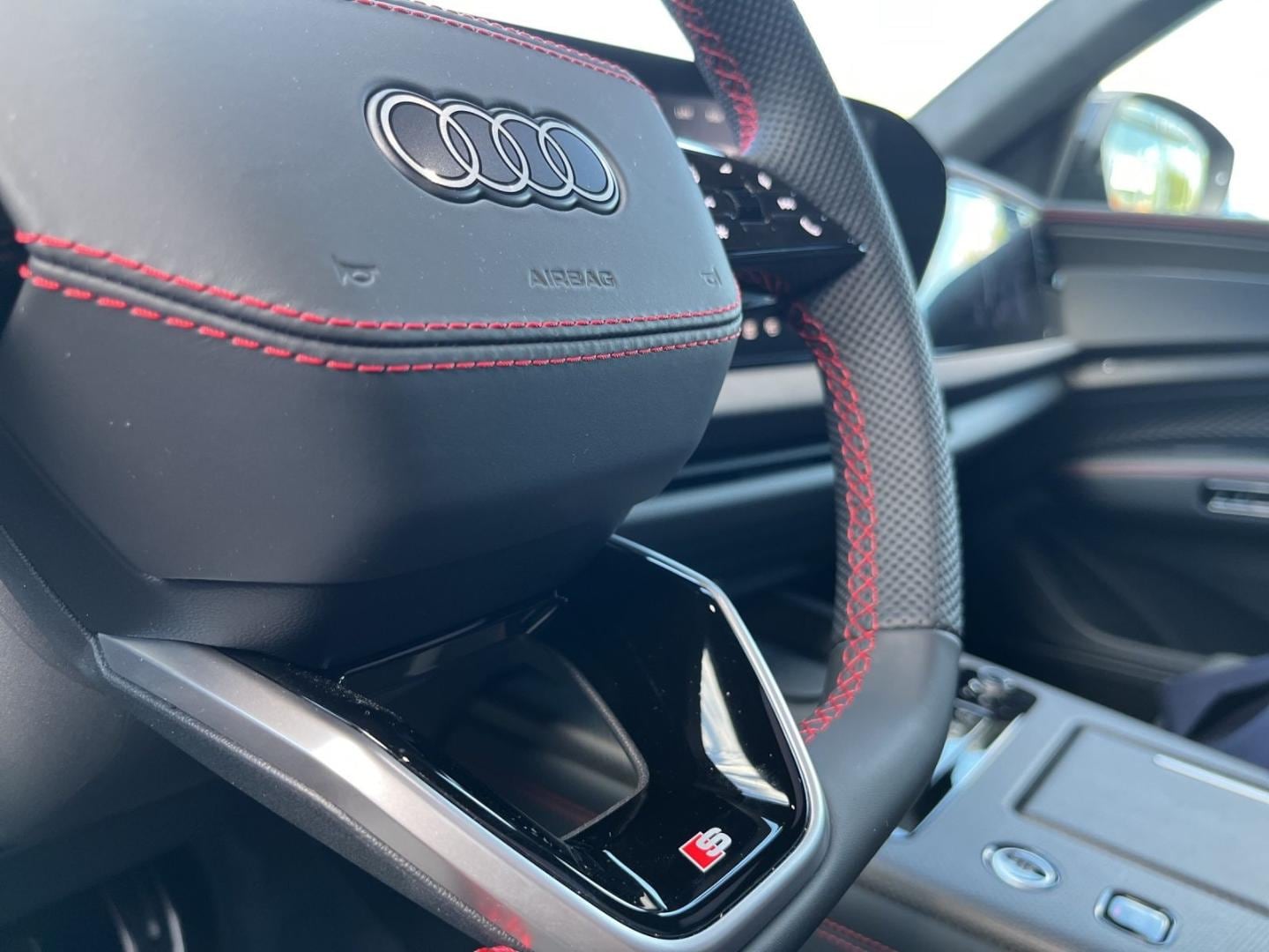 Bild über Audi Q7 SUV TDI quattro 220 kW tiptronic - für weitere Informationen kontaktieren Sie den Audi Partner